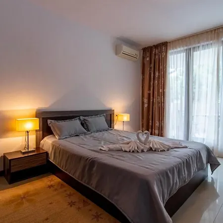 Casa Real Ii Frontline Lejlighed